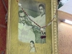 A framed black-and-white photo shows the nattily dressed founder, the late Bhagwan Das, cutting the hair of a suited customer. (HT Photo)