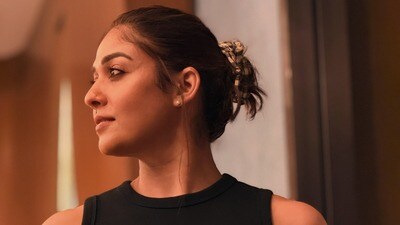 <p>రాకింగ్ స్టార్ యష్ మోస్ట్ అవేటెడ్ మూవీ ‘టాక్సిక్’లో నయనతార ఓ కీ రోల్ ప్లే చేస్తోంది. కథను మలుపు తిప్పేలా ఆమె క్యారెక్టర్ ఉంటుందని టాక్. </p> (instagram-N A Y A N T H A R A) <p>రాకింగ్ స్టార్ యష్ మోస్ట్ అవేటెడ్ మూవీ ‘టాక్సిక్’లో నయనతార ఓ కీ రోల్ ప్లే చేస్తోంది. కథను మలుపు తిప్పేలా ఆమె క్యారెక్టర్ ఉంటుందని టాక్. </p> (instagram-N A Y A N T H A R A)
