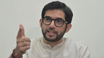 Mumbai, India - Oct 28, 2023 : Shivsena ( Uddhav Balasaheb Thackeray ) leader Aditya Thackeray interacts with Media at Matoshree, Bandra, in Mumbai, India, Saturday, Oct 28, 2023. (Photo by Vijay Bate/HT Photo) Mumbai, India - Oct 28, 2023 : Shivsena ( Uddhav Balasaheb Thackeray ) leader Aditya Thackeray interacts with Media at Matoshree, Bandra, in Mumbai, India, Saturday, Oct 28, 2023. (Photo by Vijay Bate/HT Photo)