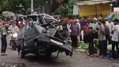 Police reached the spot and removed the damaged vehicle from the road to restore traffic movement. (HT) Police reached the spot and removed the damaged vehicle from the road to restore traffic movement. (HT)