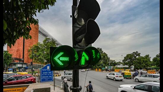 A feasibility survey to assess traffic flow patterns and congestion on the 25 identified corridors has already begun, special commissioner of police (traffic) Manish Agarwal said. (RAJ K RAJ /HT PHOTO)