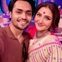 ‘সোনা বাবাটা আমার…’, দিদি নম্বর ১-এর মঞ্চে স্বস্তিকার ‘ছেলে’, মা-কে বিশেষ উপহার!
