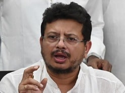 আদালতের নির্দেশ হাতে নিয়ে বিস্ফোরক বিরোধী দলনেতা