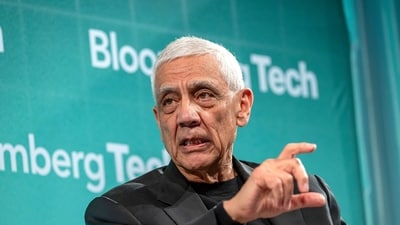 Who is the Khosla family? Meet billionaire Vinod Khosla, Neeru Khosla and Neal Khosla. (Photographer: David Paul Morris/Bloomberg) (Bloomberg) Who is the Khosla family? Meet billionaire Vinod Khosla, Neeru Khosla and Neal Khosla. (Photographer: David Paul Morris/Bloomberg) (Bloomberg)
