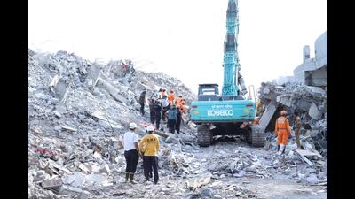 Chairing a meeting of senior civic officials on Saturday, Suryawanshi directed the administration to immediately complete the process of disbursing compensation to the deceased’s next of kin. (HT)