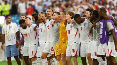 England players celebrated after the match as they thanked the fans for their support. (IMAGN IMAGES via Reuters)