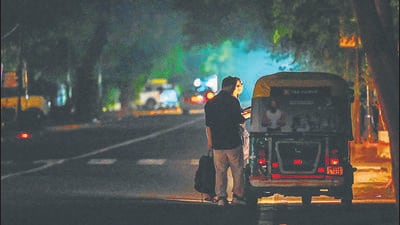 HT's surprise inspections in Gurugram in May and June found many major roads plunged into darkness. (Photo by Parveen Kumar/HT)