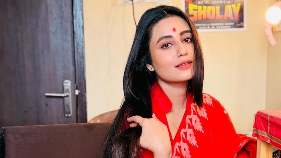  ‘পিরিয়ডসের সময় আবেগ ধরে রাখা….!’ ঋতুস্রাব নিয়ে স্বস্তিকার পোস্টে সমর্থন তৃণার