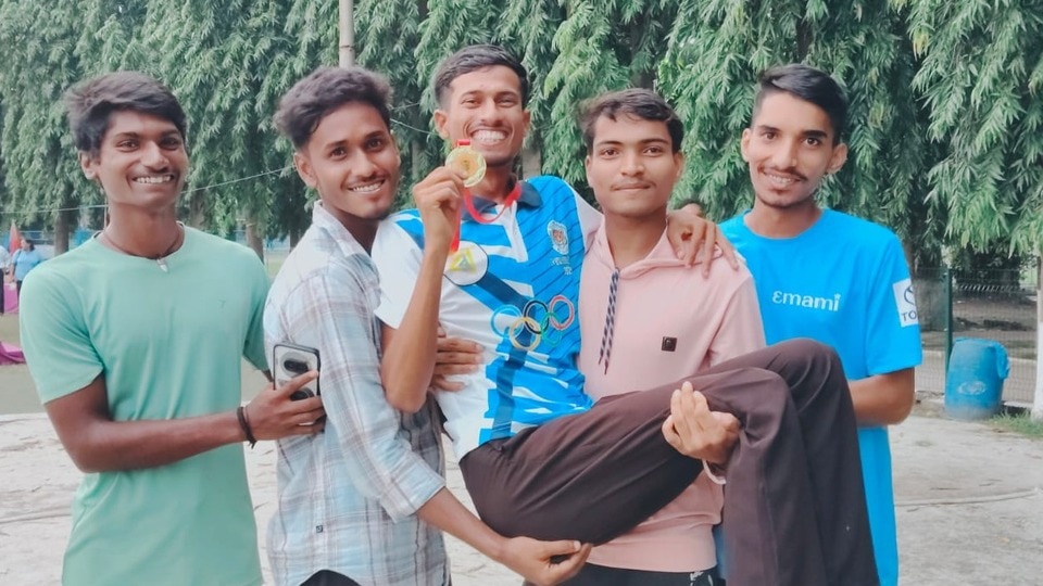 রাজ্য অ্যাথলেটিক্স চ্যাম্পিয়নশিপে জয়ের উচ্ছ্বাস।