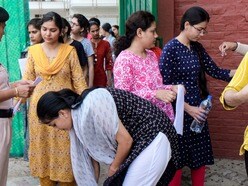 ওবিসি মামলা থেকে সরে আসছে রাজ্য সরকার, ঘোষণা করলেন মুখ্যমন্ত্রী শুভেন্দু অধিকারী। (ছবিটি প্রতীকী, সৌজন্যে পিটিআই)