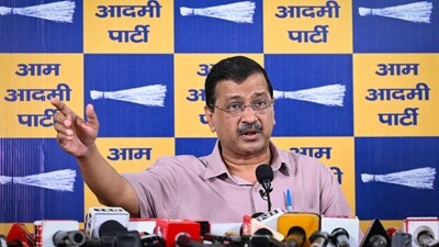 AAP National Convenor Arvind Kejriwal interacts with mechanics and vehicle owners at a service centre in Delhi while discussing concerns related to E20-blended petrol. (Hindustan Times) AAP National Convenor Arvind Kejriwal interacts with mechanics and vehicle owners at a service centre in Delhi while discussing concerns related to E20-blended petrol. (Hindustan Times)