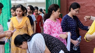 ওবিসি মামলা থেকে সরে আসছে রাজ্য সরকার, ঘোষণা করলেন মুখ্যমন্ত্রী শুভেন্দু অধিকারী। (ছবিটি প্রতীকী, সৌজন্যে পিটিআই) ওবিসি মামলা থেকে সরে আসছে রাজ্য সরকার, ঘোষণা করলেন মুখ্যমন্ত্রী শুভেন্দু অধিকারী। (ছবিটি প্রতীকী, সৌজন্যে পিটিআই)