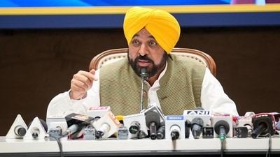 Punjab Social Security, Women and Child Development Minister Dr. Baljit Kaur interacting with beneficiaries of the Mukh Mantri Mawan Dheeyan Satkar Yojana. Punjab Social Security, Women and Child Development Minister Dr. Baljit Kaur interacting with beneficiaries of the Mukh Mantri Mawan Dheeyan Satkar Yojana.