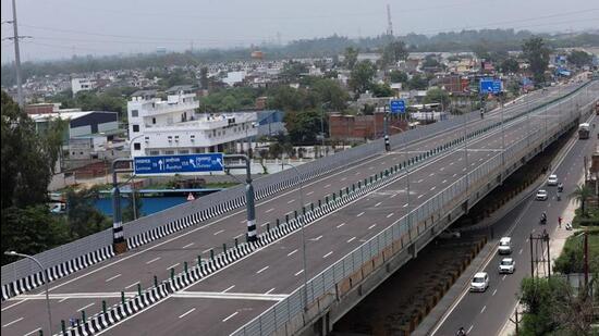 A view of the Lucknow-Kanpur Expressway. (Deepak Gupta/HT Photo)