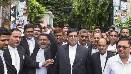 Faizabad Bar Association members on their way to the Ram Janmabhoomi police station in Ayodhya on July 2. (FILE PHOTO)