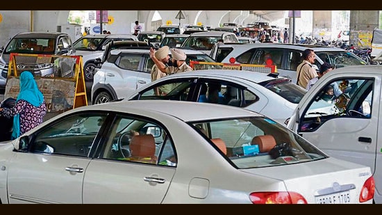 Vehicles caught in the traffic jam on Ferozepur Road in Ludhiana on Monday. (Gurpreet Singh/HT)