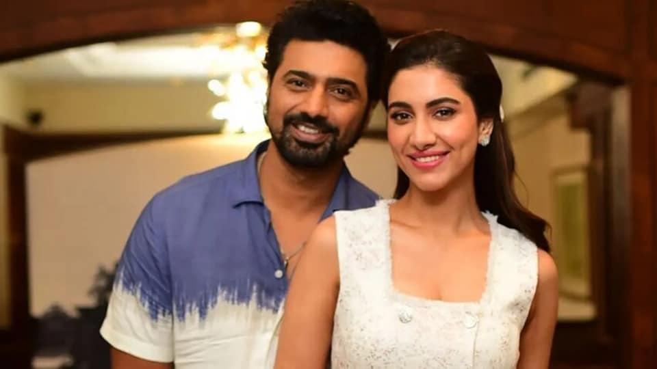 রুক্মিণীর সঙ্গে ১২ বছরের প্রেম! এই ভয়েই নাকি বিয়ে করছেন না দেব, ফাঁস দাদাগিরি-তে