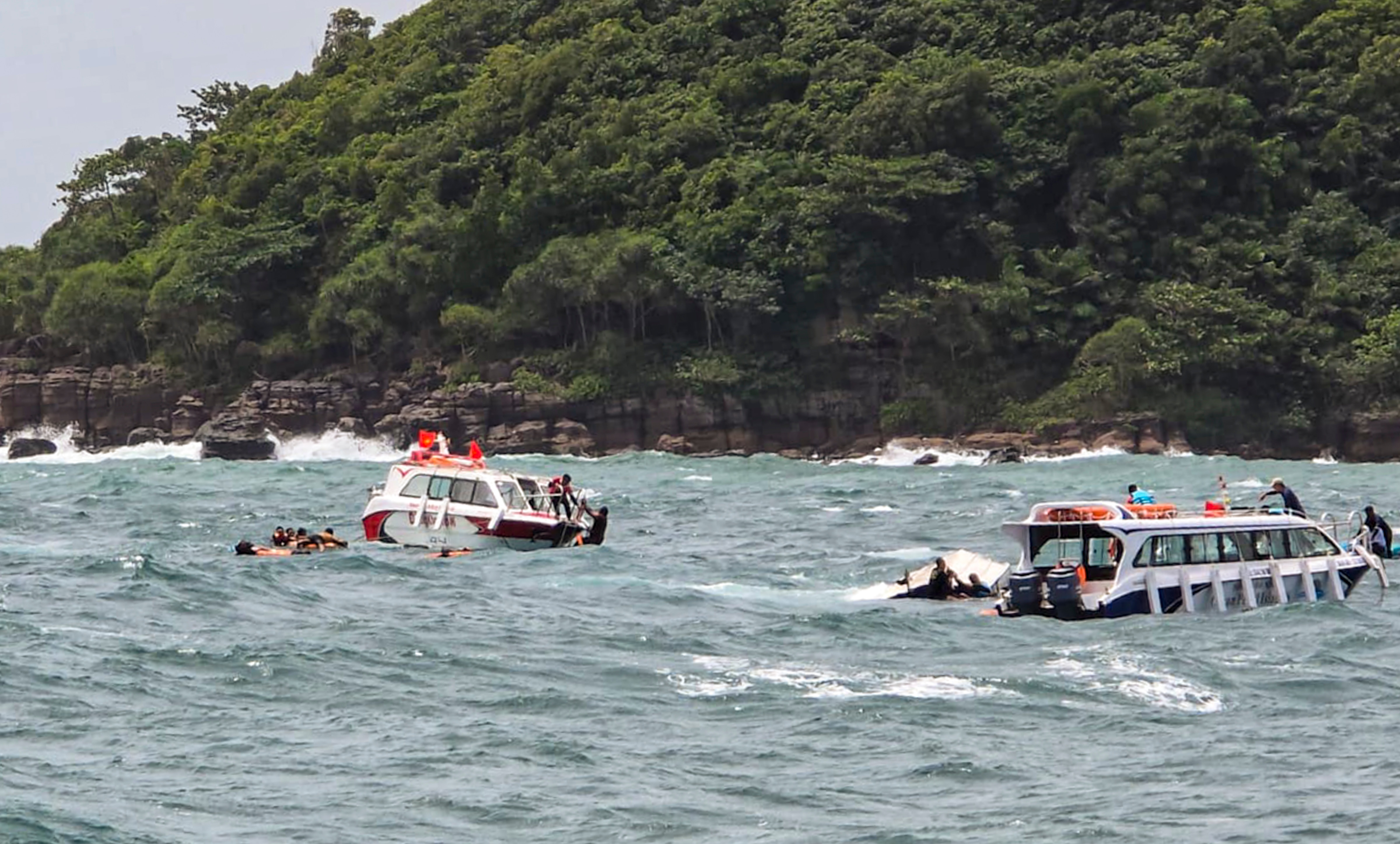 15 Indian tourists died after a speedboat capsized near Vietnam's Phu Quoc island 15 Indian tourists died after a speedboat capsized near Vietnam's Phu Quoc island