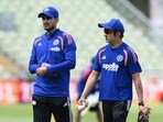 కెప్టెన్ గిల్​తో కోచ్ గంభీర్..(AP)
