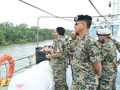 ভারত-বাংলাদেশ সীমান্তে পরিদর্শন বিএসএফের শীর্ষকর্তাদের। (ছবি সৌজন্যে BSF/ANI)