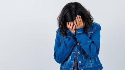 Help kids stay safe without scaring them. Psychologists explain the C.O.D.E. framework: tools to spot predators and handle 'trick talk' in public. (Freepik) Help kids stay safe without scaring them. Psychologists explain the C.O.D.E. framework: tools to spot predators and handle 'trick talk' in public. (Freepik)