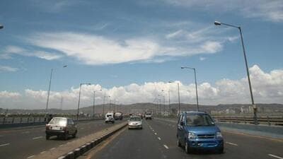 Automobiles - Cars - Highway - Mumbai-Pune Expressway - HT Photo by Hemant Padalkar 06-04-2007 Automobiles - Cars - Highway - Mumbai-Pune Expressway - HT Photo by Hemant Padalkar 06-04-2007