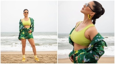 মন্দারমণিতে সানি লিওনি।