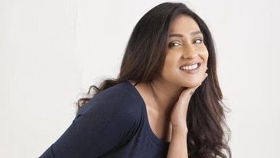 এই মুদ্রাদোষের জন্যেও বারবার ট্রোল হতে হয়েছে ঋতুপর্ণাকে