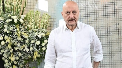 Ram Mandir: అయోధ్య రామ్ మందిర్ వివాదంలో ఇరుక్కున్న నటుడు.. మీరు ఎంత రెచ్చగొట్టినా నా సమాధానం ఇదే అంటూ ఘాటు రిప్లై (AFP) Ram Mandir: అయోధ్య రామ్ మందిర్ వివాదంలో ఇరుక్కున్న నటుడు.. మీరు ఎంత రెచ్చగొట్టినా నా సమాధానం ఇదే అంటూ ఘాటు రిప్లై (AFP)