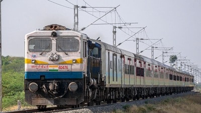 IRCTC ওয়েবসাইট আগামিকাল থেকে আরও উন্নত, ঝড়-বেগে তৎকাল বুকিং! সুবিধার লিস্ট রইল। (ছবিটি প্রতীকী, সৌজন্যে Southern Railways) IRCTC ওয়েবসাইট আগামিকাল থেকে আরও উন্নত, ঝড়-বেগে তৎকাল বুকিং! সুবিধার লিস্ট রইল। (ছবিটি প্রতীকী, সৌজন্যে Southern Railways)