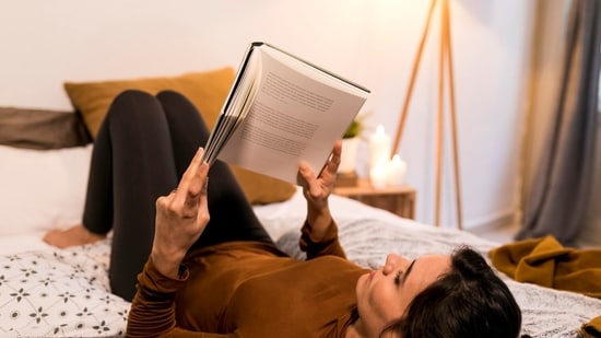 Do you also read in your bed? Is it a good idea for your eye health? Know from an expert, why you need to avoid this.