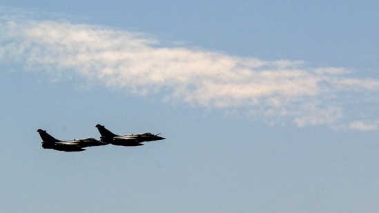 The two countries said Ukraine would order an initial 16 Rafale aircraft, the first tranche of a planned fleet of 100 announced in November 2025.