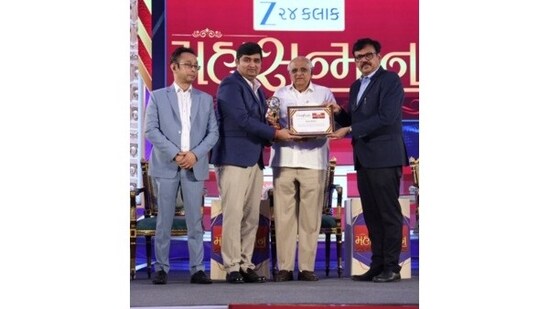 Karan Bothara Conferred with the Prestigious Mahasanman Award by Gujarat Chief Minister