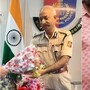 আইপিএস অফিসার কালিয়াপ্পন জয়রামন এবং মমতা বন্দ্যোপাধ্যায়। (ফাইল ছবি, সৌজন্যে ফেসবুক Souvanik Naha এবং পিটিআই)