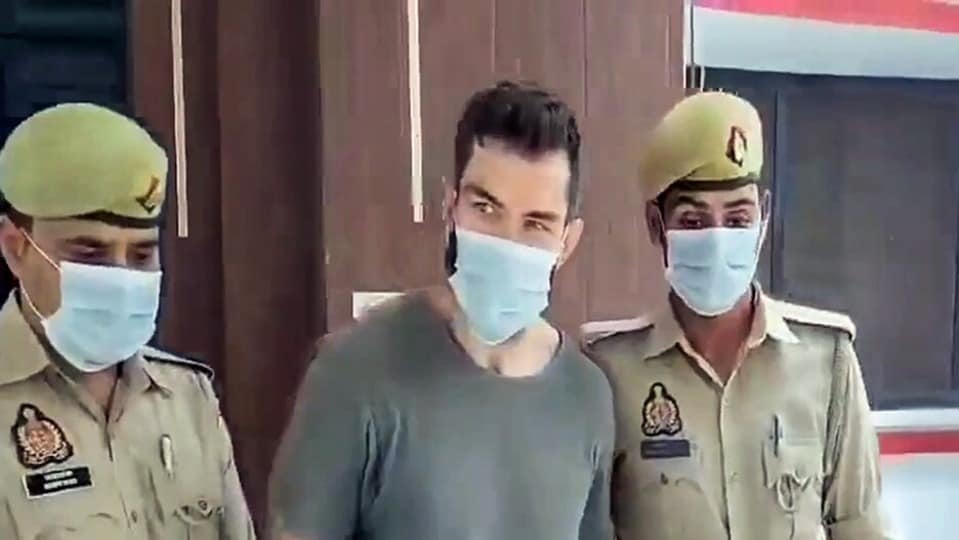 সমুদ্রপথে ভারতে প্রবেশ! নেই নথি, নেপাল সীমান্ত থেকে ধৃত US সেনার প্রাক্তন জওয়ান. (Police Media Cell/ANI Video Grab) (Police Media Cell)