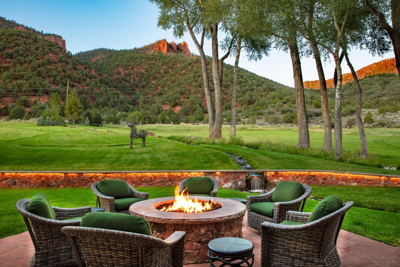 The property has views of red-rock cliffs. The property has views of red-rock cliffs.