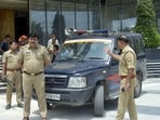 Uttar Pradesh Police arrested a woman accused of posing as an IAS officer to marry a man and allegedly extorting  <span class='webrupee'>₹</span>40 lakh, representational image
