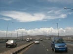 Automobiles - Cars - Highway - Mumbai-Pune Expressway - HT Photo by Hemant Padalkar 06-04-2007