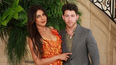 Priyanka Chopra says Nick Jonas gives him Bollywood gossips. Priyanka Chopra says Nick Jonas gives him Bollywood gossips.