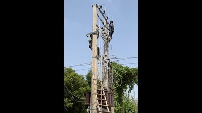 Jagdev Singh Hans said the additional expenditure was an unavoidable consequence of the disruption in the billing process. (Gurpreet Singh/HT) Jagdev Singh Hans said the additional expenditure was an unavoidable consequence of the disruption in the billing process. (Gurpreet Singh/HT)