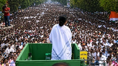 কলকাতা পুলিশের অনুমতি না মেলায় কালীঘাট তৃণমূল হাই কোর্টের দ্বারস্থ হয়েছিল। কলকাতা পুলিশের অনুমতি না মেলায় কালীঘাট তৃণমূল হাই কোর্টের দ্বারস্থ হয়েছিল।