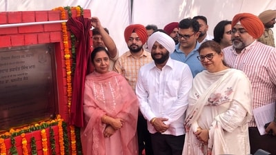 Punjab Minister of Social Security, Women and Child Development Baljit Kaur along with others.