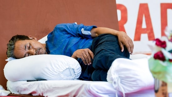 Sonam Wangchuk hunger strike LIVE: Activist Sonam Wangchuk's hunger strike at Jantar Mantar in New Delhi has ended day 18 on Wednesday .
