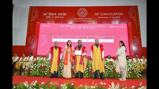 IN-SPACe chairman Dr Pawan Goenka presents degrees to students at IIT Kanpur’s 59th convocation on Wednesday. (HT Photo)