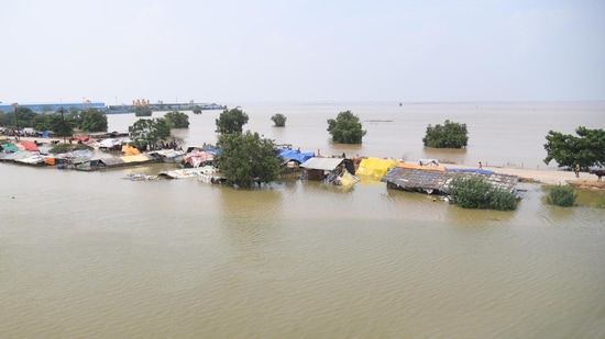 North Bihar rivers in spate. (HT Photo)