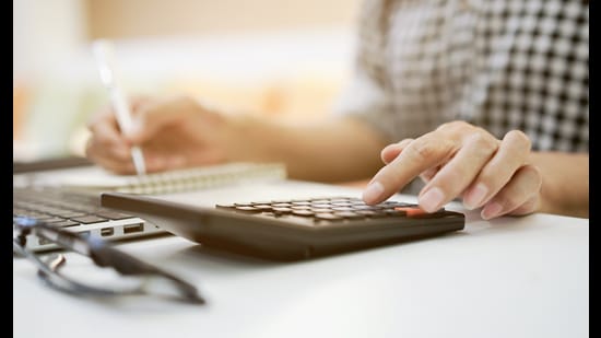 The RBI’s Financial Stability Report shows that 58% of aggregate household debt in India comprises non-housing retail loans. (Getty Images/iStockphoto)