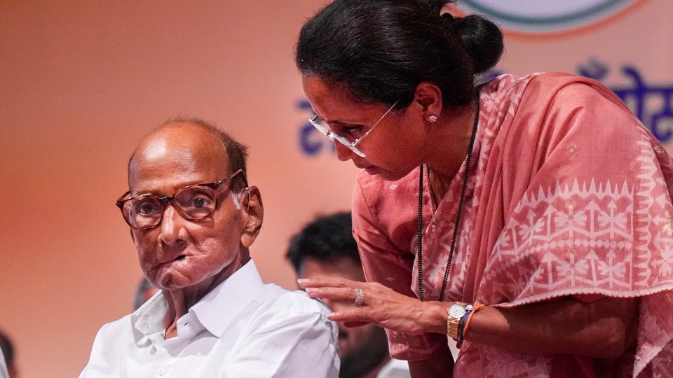 সুপ্রিয়া সুলে জানান, কেন্দ্র যদি লিখিতভাবে প্রতিটি রাজ্যে লোকসভা ও বিধানসভার আসন ৫০ শতাংশ বাড়ানোর প্রস্তাব দেয়, তাহলে তাঁদের দল সেই প্রস্তাব নিয়ে আলোচনা করতে প্রস্তুত। (PTI)