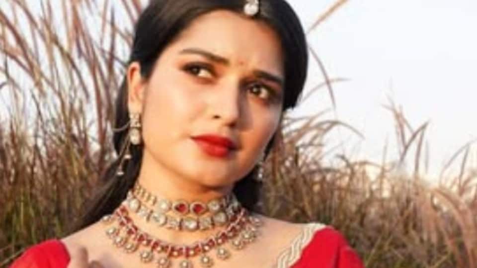 <p>సీరియల్ నటిగా తెలుగు ప్రేక్షకులకు చేరువైంది ప్రియాంక జైన్. ఆ తర్వాత బిగ్ బాస్ తెలుగు సీజన్ 7తో మరింత పాపులారిటీ సంపాదించుకుంది. </p>(instagram-Priyanka M Jain)