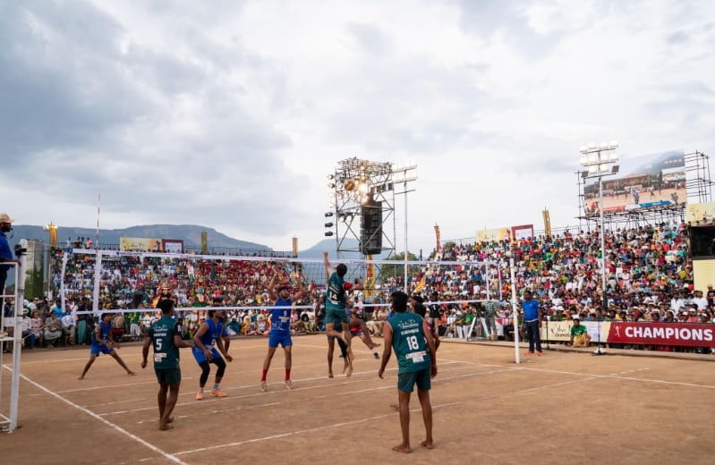 Villagers gather to cheer for the teams. (Picture credit: Isha Outreach) Villagers gather to cheer for the teams. (Picture credit: Isha Outreach)