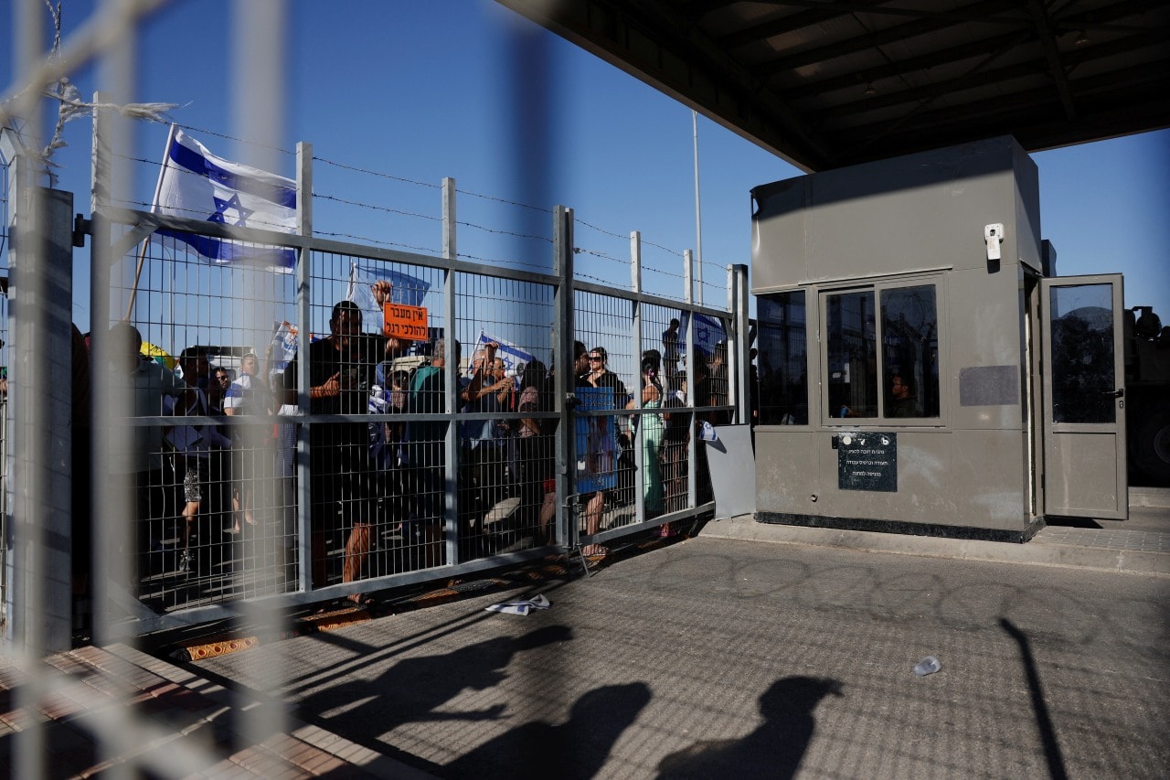 Protesters gathered outside the Sde Teiman detention facility during an investigation into the alleged abuse of a Palestinian detainee in 2024.